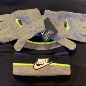 Child Size Nike Hat Beanie Glove Set New!